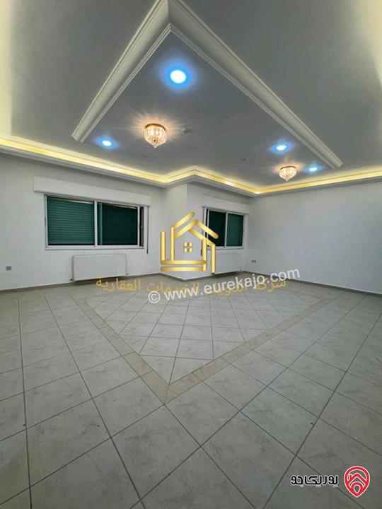 شقة فارغة طابق ثالث مساحة 200م للإيجار في عمان - ضاحية الرشيد 