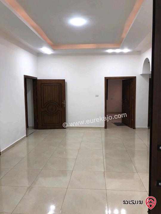 فيلا مساحة 280م على أرض 1300م للايجار في اربد - الصريح