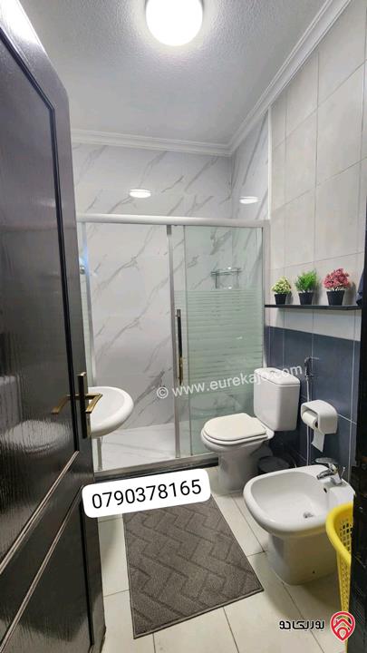 شقة أرضية مساحة 180م داخلي و 100م خارجي للايجار مفروشة في عمان - خلدا 