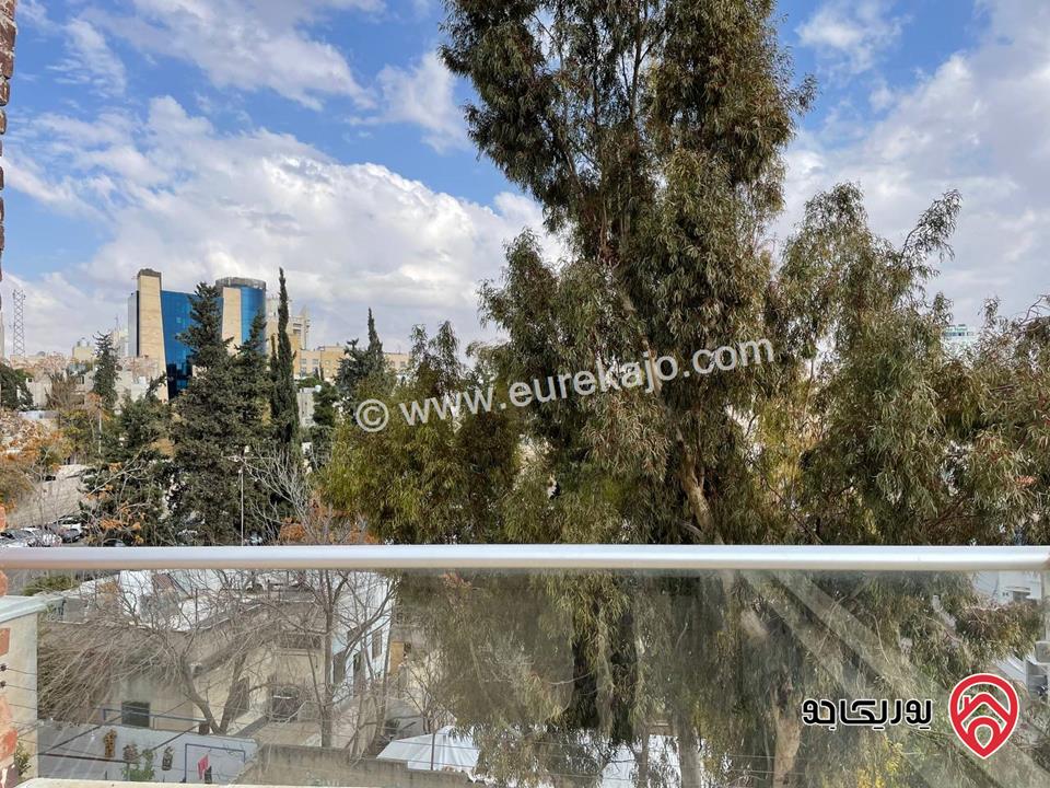 شقة فاخرة مساحة 265م طابق ثاني طابقية للبيع في عمان - جبل عمان