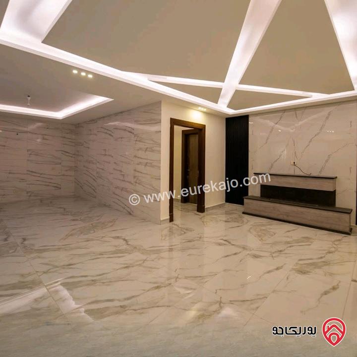 شقة مساحة 175م داخلي و 250م خارجي للبيع في عمان - خلدا العوجانية