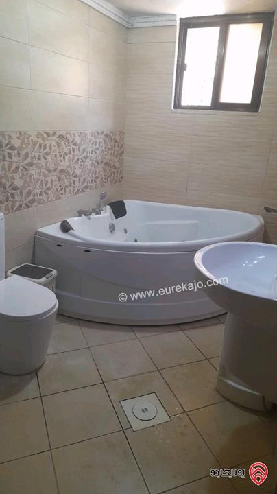 عمارة على أرض 1100م للبيع في عمان - مرج الحمام