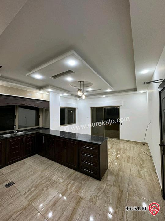 شقة فارغة طابق ثالث مساحة 110م للإيجار في عمان - الدوار السابع 