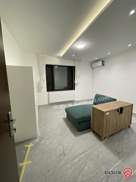 شقة أرضية مساحة 135م داخلي و 135م خارجي للبيع في عمان - أم أذينة