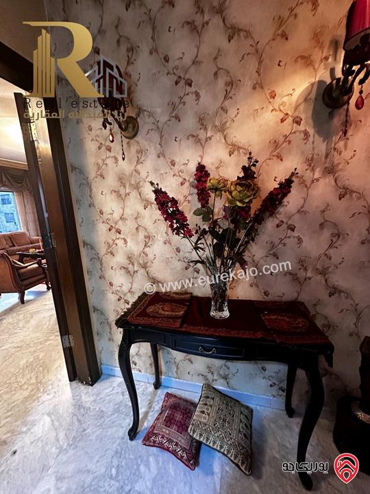 شقة طابق ثاني مساحة 180م للبيع في عمان - الشميساني