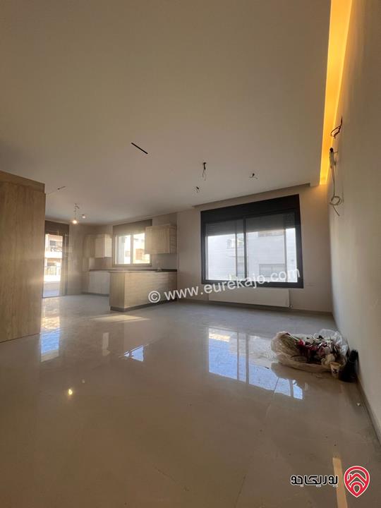 شقة طابق ثاني مساحة 240م للايجار في عمان - ام السماق