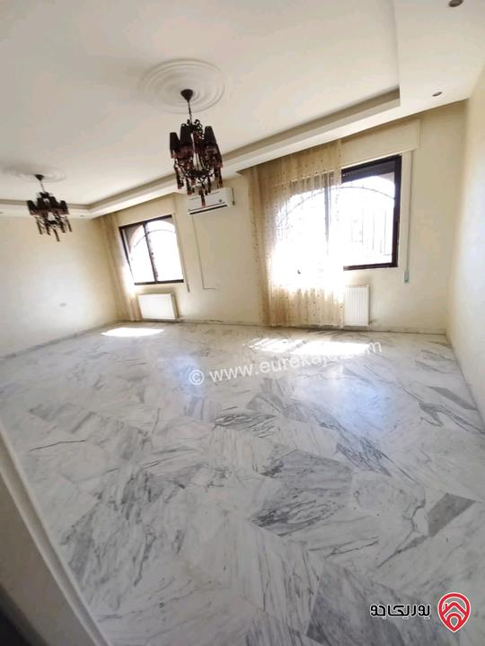 شقة طابق ثالث مساحة 160م للبيع في عمان - تلاع العلي