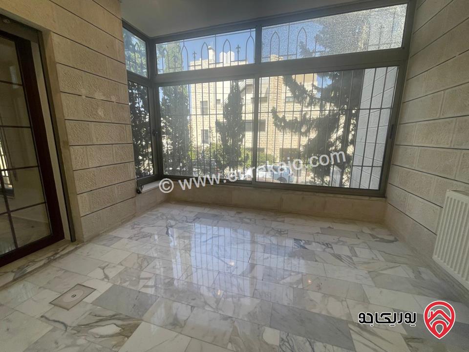 شقة مميزة طابق أول مساحة 268م للبيع في عمان - عبدون