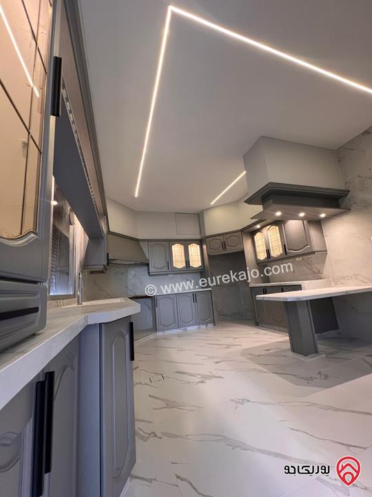 شقة طابق ثاني مساحة 250م للايجار في عمان - ام أذينة 