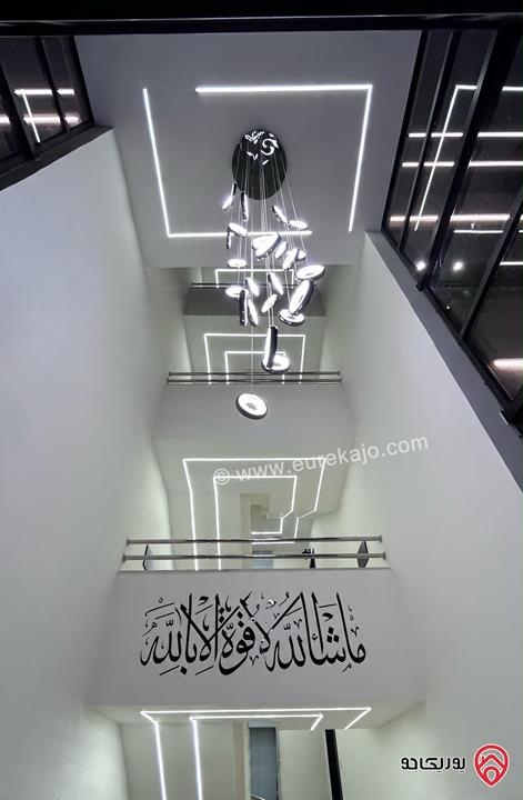 شقة طابق أرضي مساحة 200م داخلي و 222م خارجي للبيع في عمان - طريق المطار