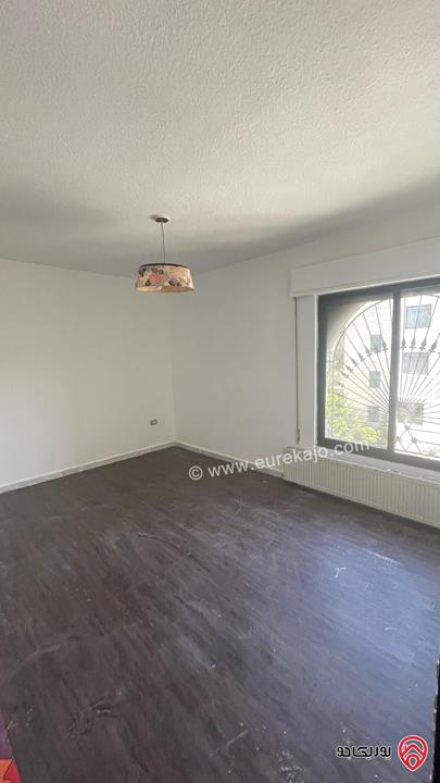 شقة طابق ثاني مساحة 260م للايجار في عمان - خلدا 