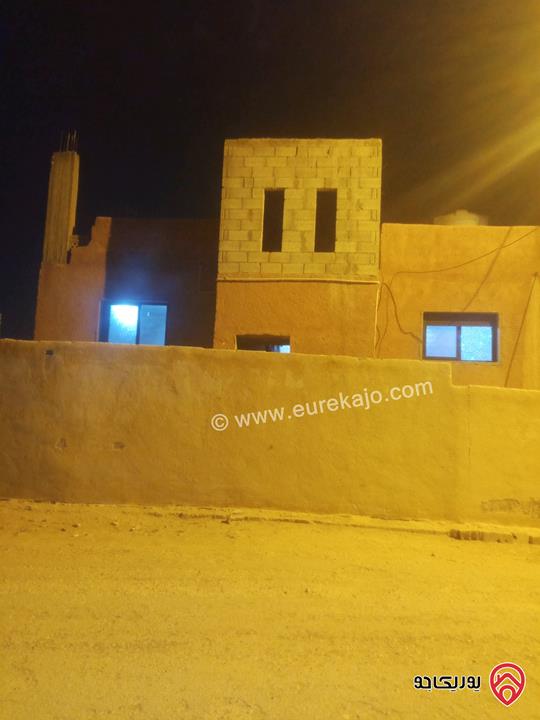 منزل مستقل مساحة 100م على أرض 1 دونم مفروز مع طاقة شمسية للبيع في عمان - الموقر مغاير مهنا 
