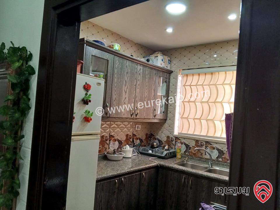 شقة طابق ثاني مساحة 70م للبيع في عمان - جبل الاخضر دوار ريفكو مقابل بقالة مروان شقة مجددة بالكامل 
