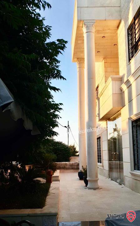 طابق أرضي مستقل شبه فيلا مساحة 230م داخلي و 290م خارجي للايجار في الكمالية