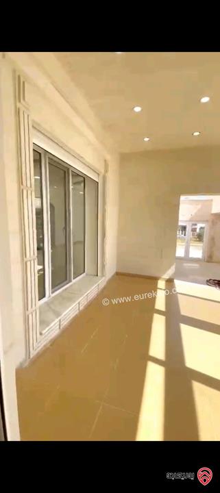 فيلا مساحة 1300م على أرض 1200م للبيع في عمان - الجبيهة 