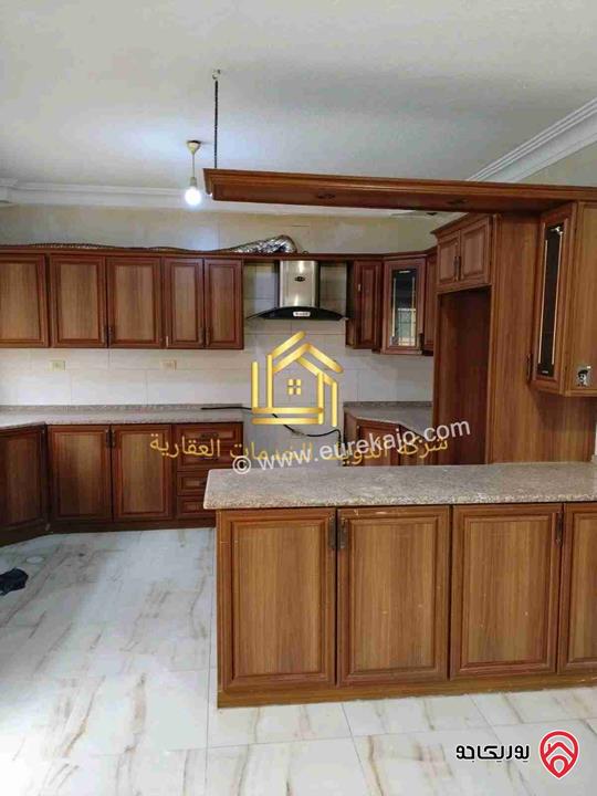 شقة فارغة طابق اول مساحة 160م للإيجار في عمان - تلاع العلي 