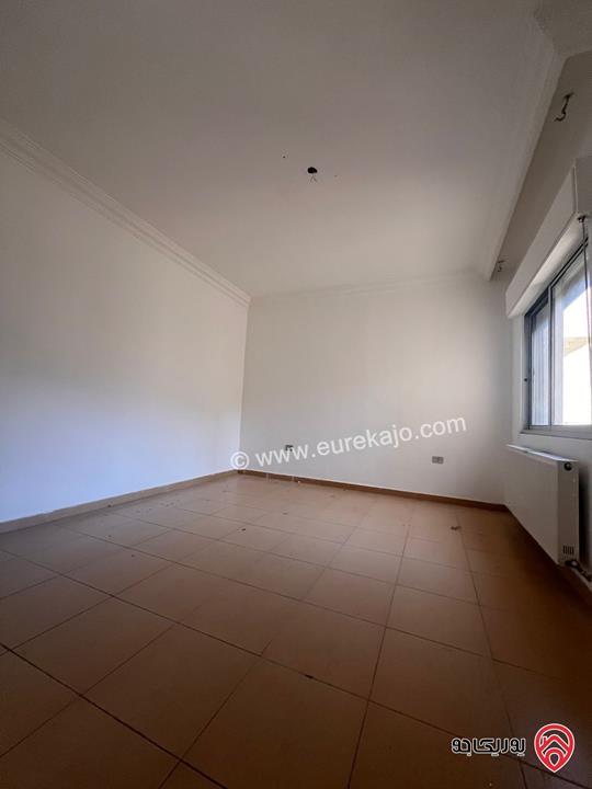 شقة مساحة 185م طابق ثالث للايجار في عمان - الرابية