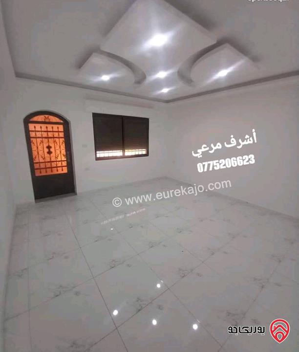 شقة طابق ارضي مساحة 150م مع ترس 150م لم تسكن للبيع في الزرقاء الجديدة