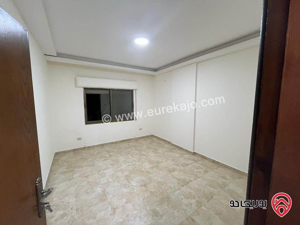 شقة فارغة طابق أرضي معلق مساحة 120م للإيجار في عمان - الفحيص 