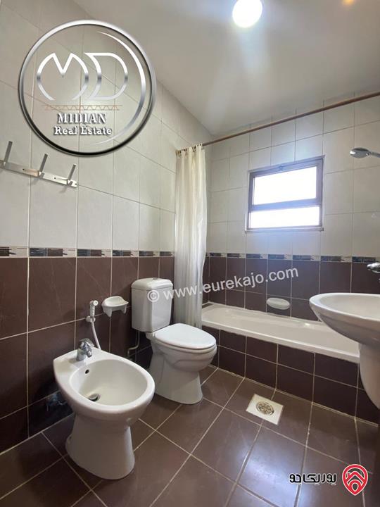 شقة للبيع في عمان - خلدا مساحة 220م طابق ثالث 4 نوم تشطيبات سوبر ديلوكس اطلالة جميلة و بسعر مميز