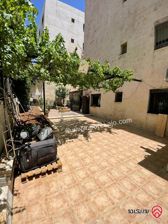شقة طابق أرضي مساحة 161م داخلي و 70م خارجي للبيع في عمان - السابع