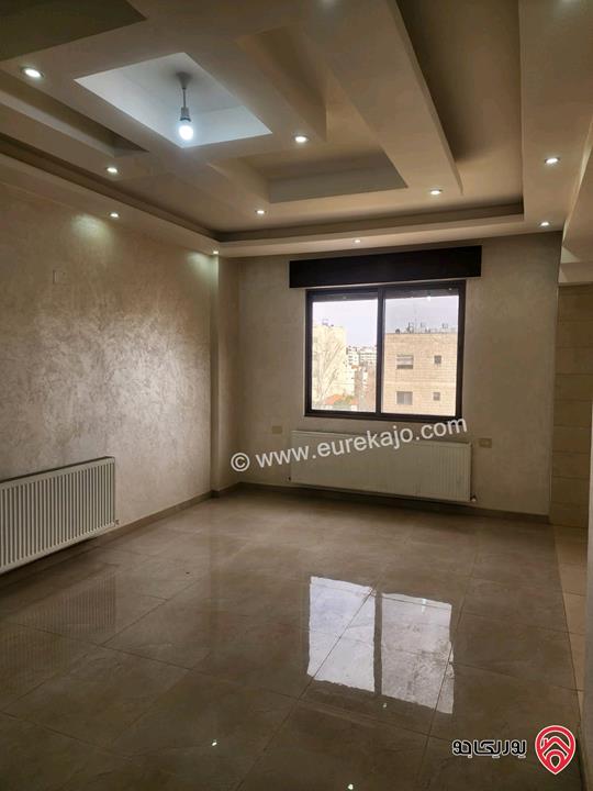 شقة جديدة طابق ثاني مساحة 193م للبيع في عمان - الجبيهة من المالك مباشرة