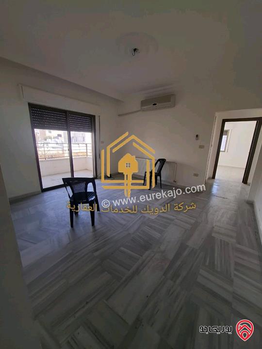 شقة فارغة طابق اول مساحة 150م للإيجار في عمان - الرابية 