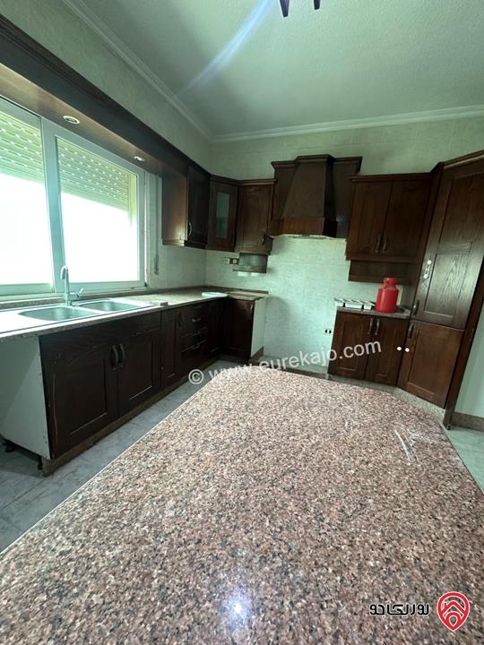 شقة طابق ثالث مساحة 200م للايجار في عمان - خلدا