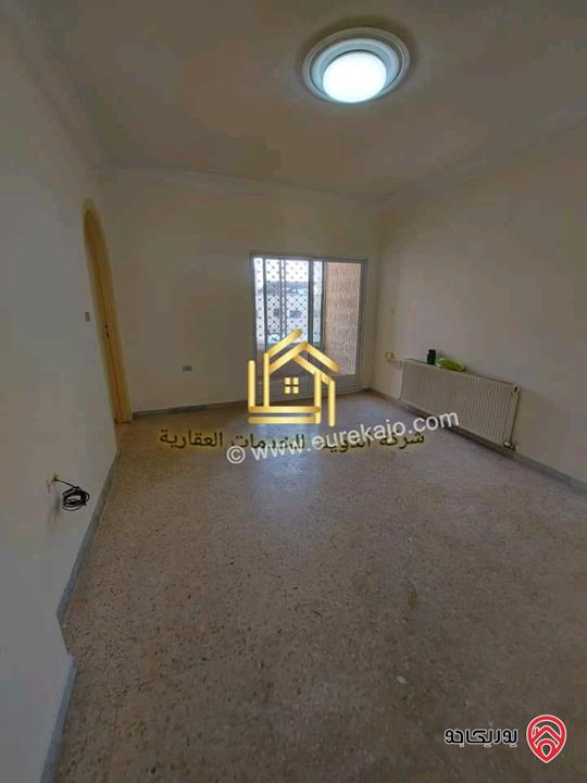 شقة فارغة طابق اول مساحة 170م للايجار في عمان - خلدا 