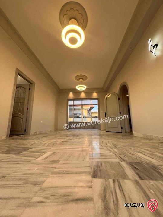 شقة طابق ثاني مساحة 250م للايجار في عمان - ام أذينة 