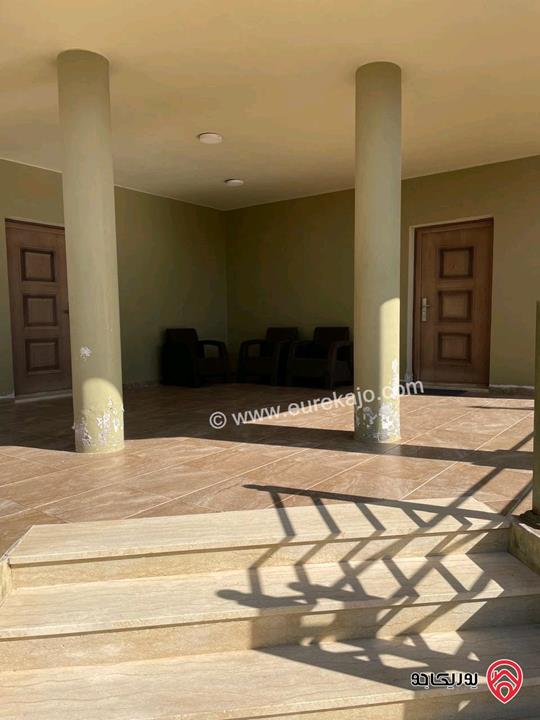 فيلا دوبلكس مساحة الأرض 650م ومساحة البناء 375م للايجار في اربد - الحصن