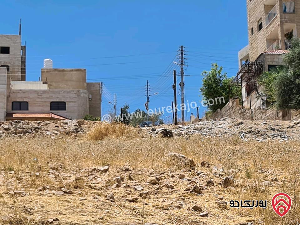 أرض مساحة 1 دونم و 30م تنظيم سكن (ب)، بتسمح بـ 3 طوابق، للبيع في عمان - طبربور وموقعها بين شارعين رئيسيين - الأمير فيصل وبيعة الرضوان 