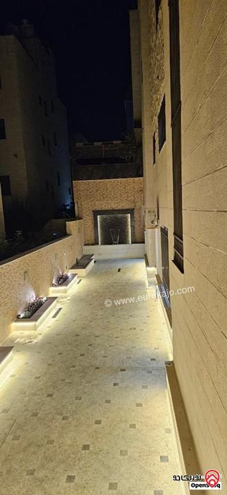 فيلا فاخرة مساحة 682م على أرض 511م للبيع في عمان - الجبيهة