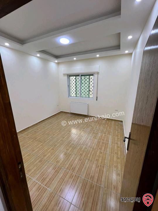 شقة طابق أرضي مساحة 160م داخلي و 60م خارجي للبيع في عمان - تلاع العلي 