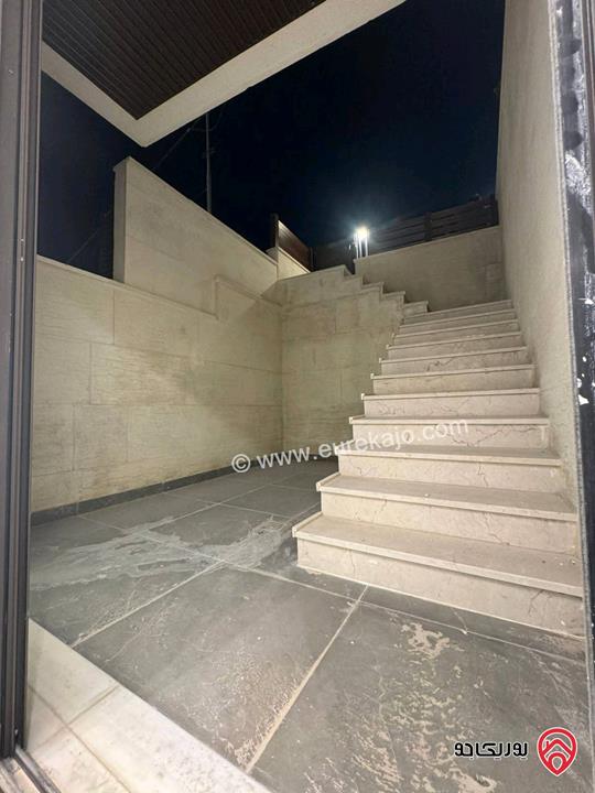 شقة سوبر ديلوكس فاخرة طابق شبه ارضي مساحة 190م داخلي و 70م خارجي للايجار في عمان - دير غبار 