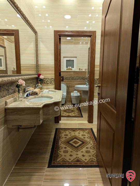 فيلا مساحة 700م على أرض 815م للبيع في عمان - ناعور