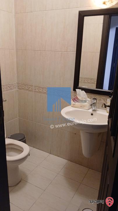 شقة طابقية طابق ثاني 170م تشطيب سوبر ديلوكس للبيع في عمان - الرابية