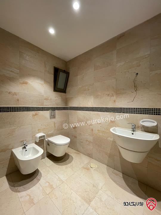 شقة سوبر ديلوكس مساحة 240م طابق ثاني للإيجار في عمان - الكرسي