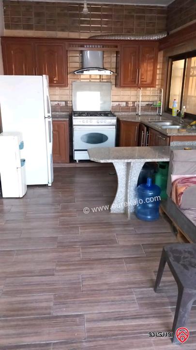 مزرعة مساحة الأرض 5 دونم و 150م عليها بناء 200م للبيع في المفرق