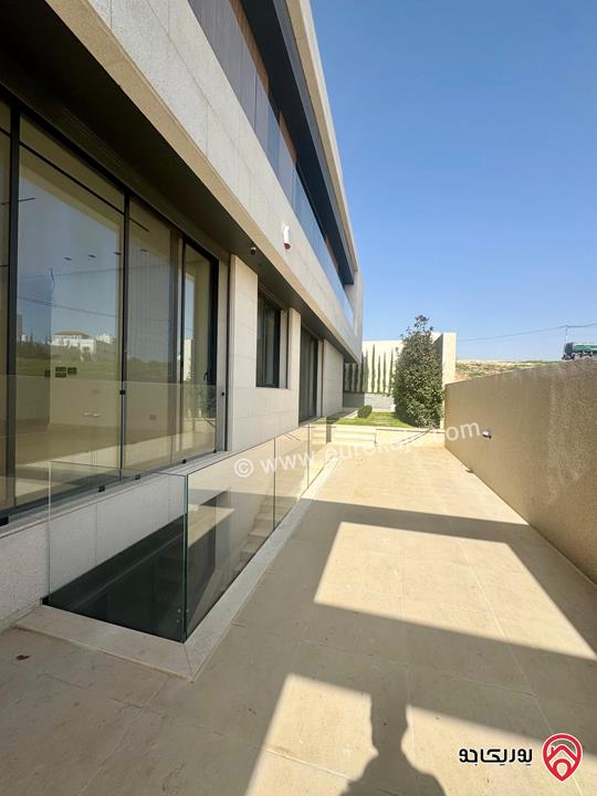 فيلا عدد 2 متلاصقتان مساحة البناء 885م على أرض 500م لكل فيلا للبيع في عمان - رجم عميش بإطلالة جميلة