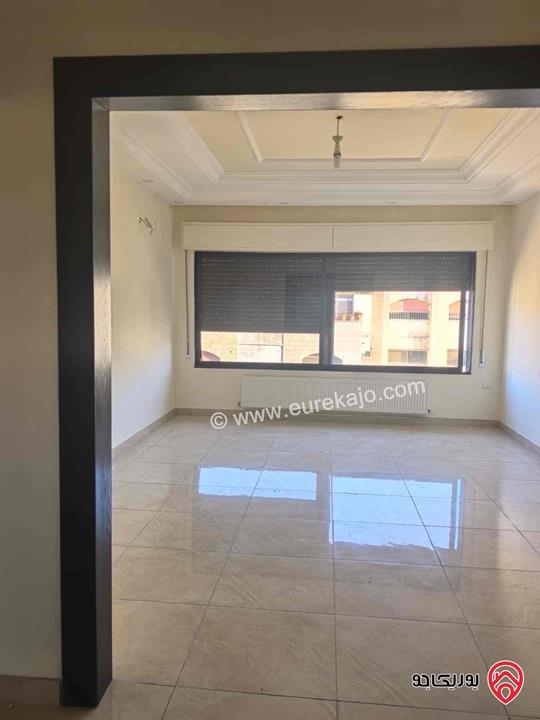 شقة طابق ثالث مساحة 220م للايجار في عمان - خلدا 