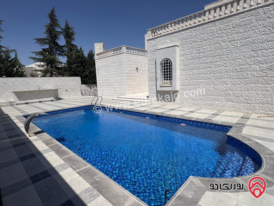 فيلا مستقلة للبيع في عمان - عبدون مساحة الارض 1350م والبناء 1000م، الحديقة 400م، الترس 200م بالقرب من السفارة الامريكية موقع مميز 