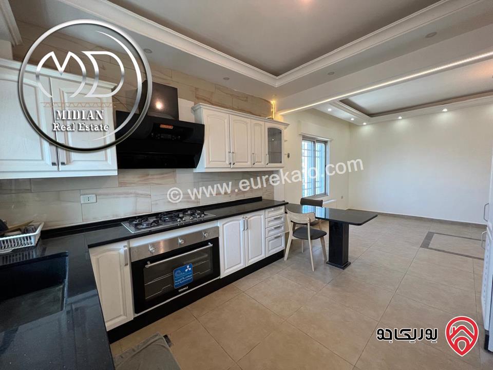 شقة مميزة للبيع طابق أخير مع روف في عمان - خلدا مساحة 340م مع تراسات تشطيبات و ديكورات فاخرة اطلالة رائعة بسعر مغري جداً