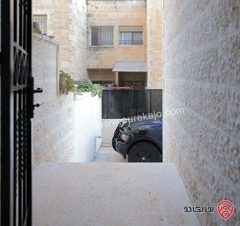 فيلا متلاصقة دوبلكس مساحة البناء 200م على أرض 200 م للبيع في عمان - مرج الحمام 