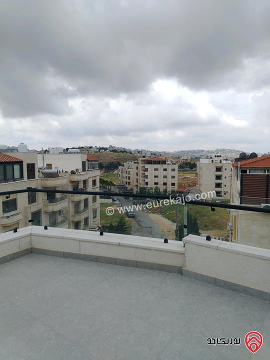 شقة اخير مع رووف مساحة 240م للبيع في عمان - دير غبار 
