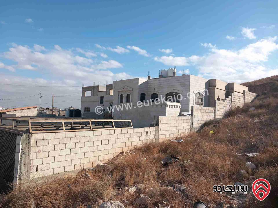 بيت مساحة 200م على أرض 750م للبيع في الزرقاء - شومر إسكان المهندسين 