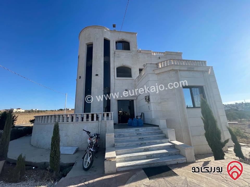 فيلا مساحة 520م على أرض 750م للبيع في اربد - حبكا