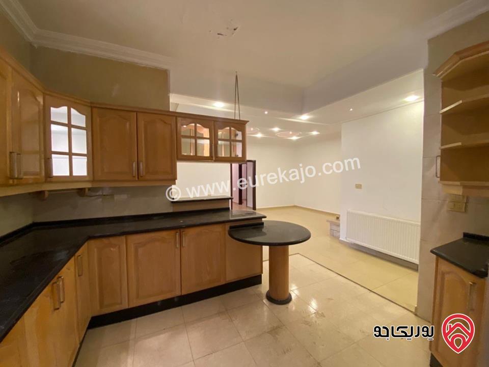 شقة طابق ثالث مساحة 200 م للبيع او للإيجار في عمان - تلاع العلي 