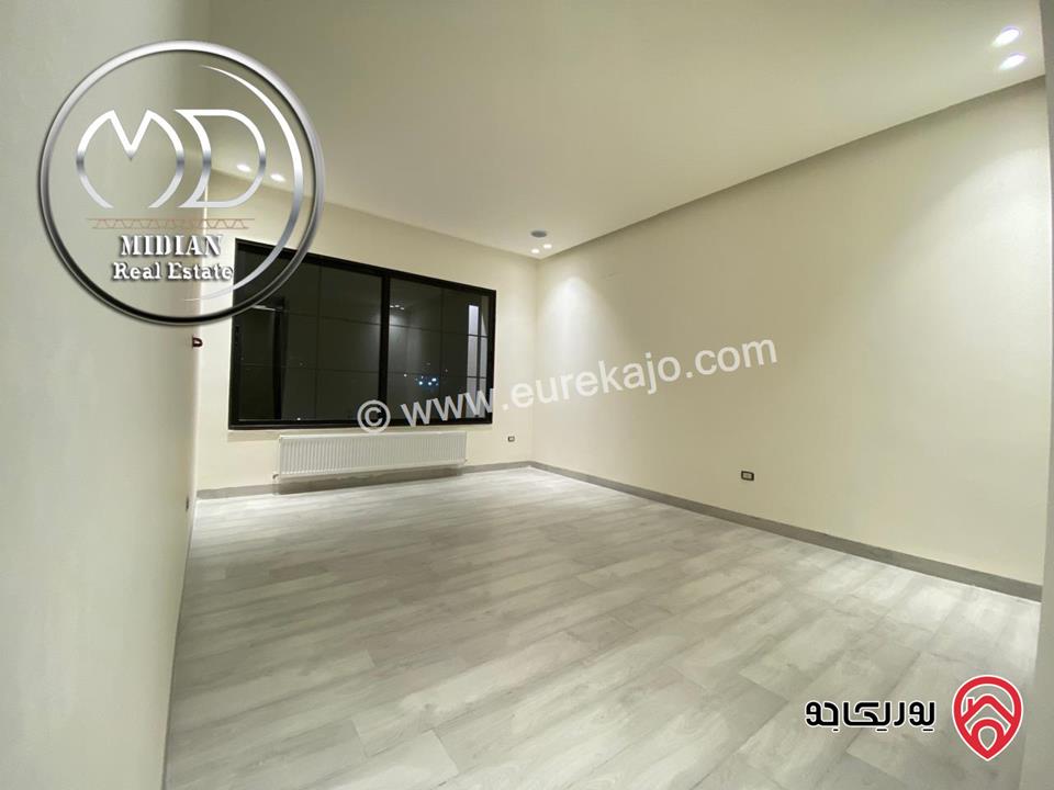 شقق شبه ارضي جديدة للبيع في عمان - خلدا مساحة 230م 4 نوم مع تراسات تشطيبات ديكورات عصرية فاخرة اطلالة جميلة بأسعار مميزة