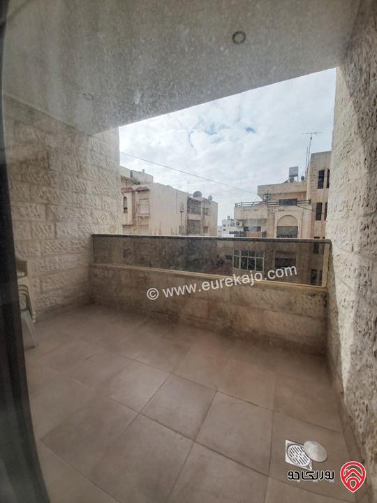 شقة طابق ثاني مساحة 200م للبيع  في عمان - ام اذينة